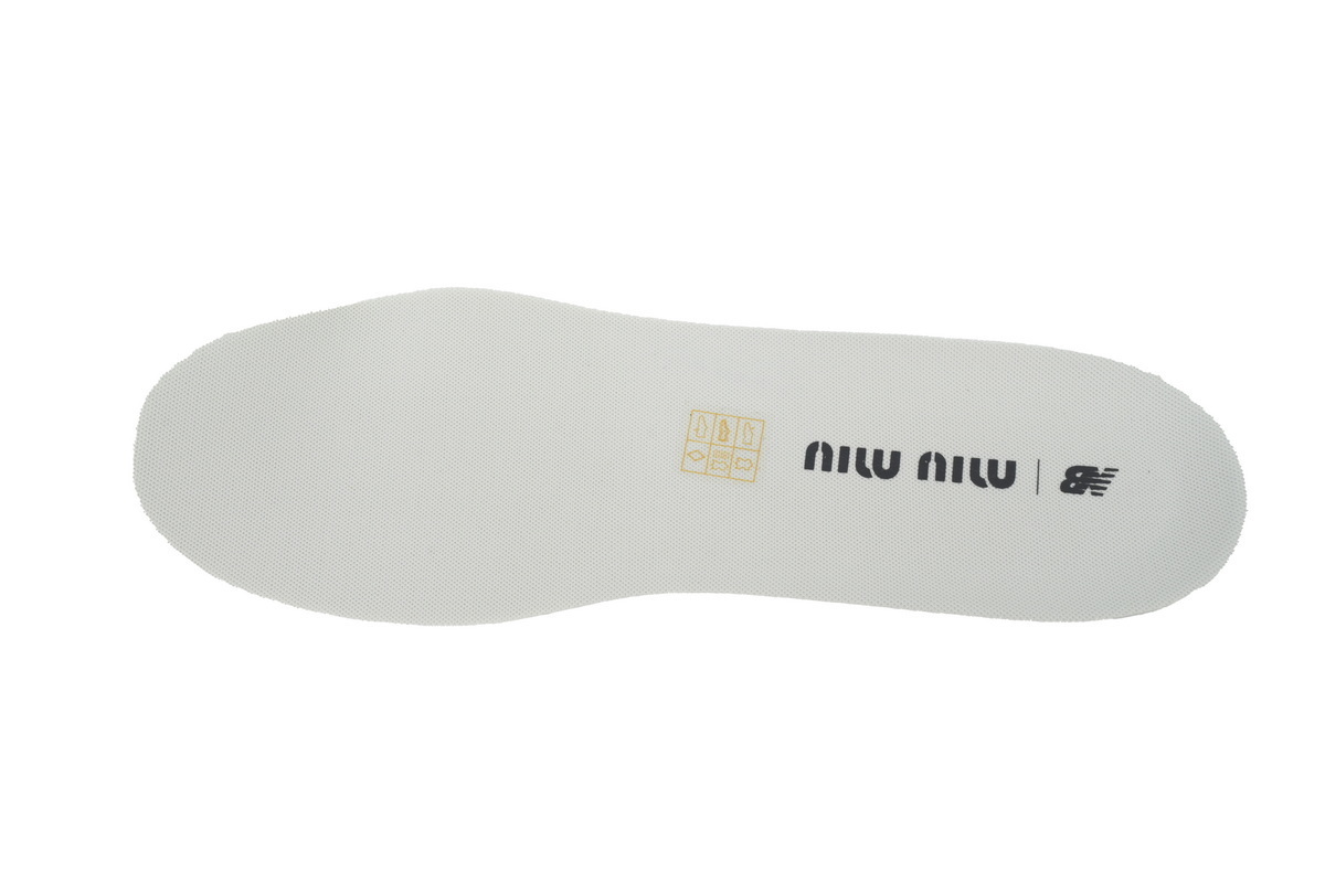 New Balance 530 SL Miu Miu White Gum' 5E165E 3F33 F0009 13 99F D005