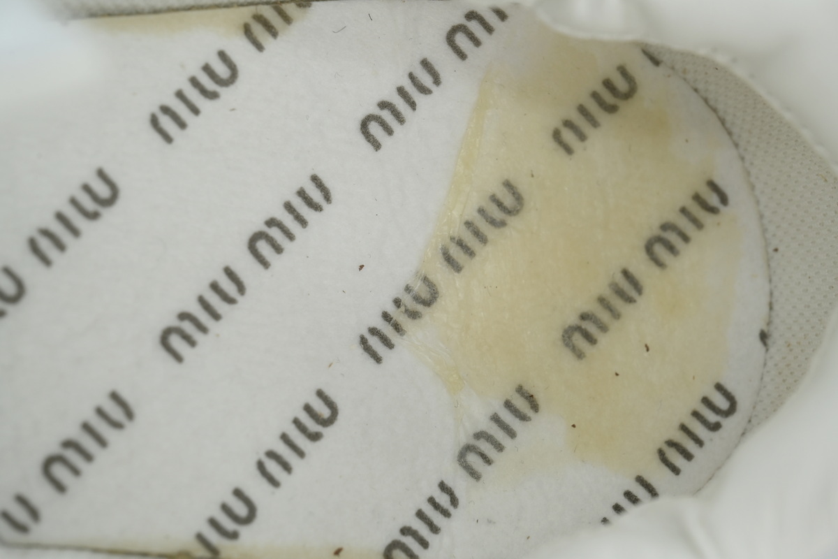 New Balance 530 SL Miu Miu White Gum' 5E165E 3F33 F0009 13 99F D005