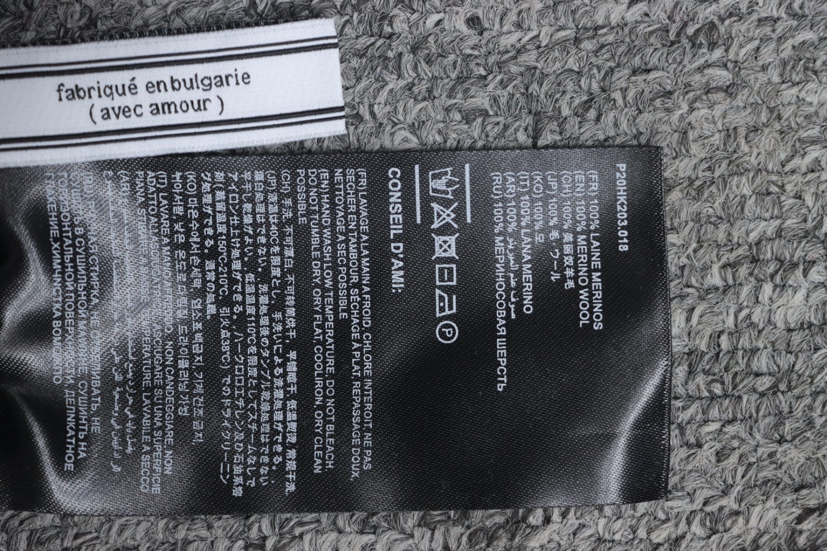 Ami 23Fw Heart Jacquard Turtleneck Sweater Black White