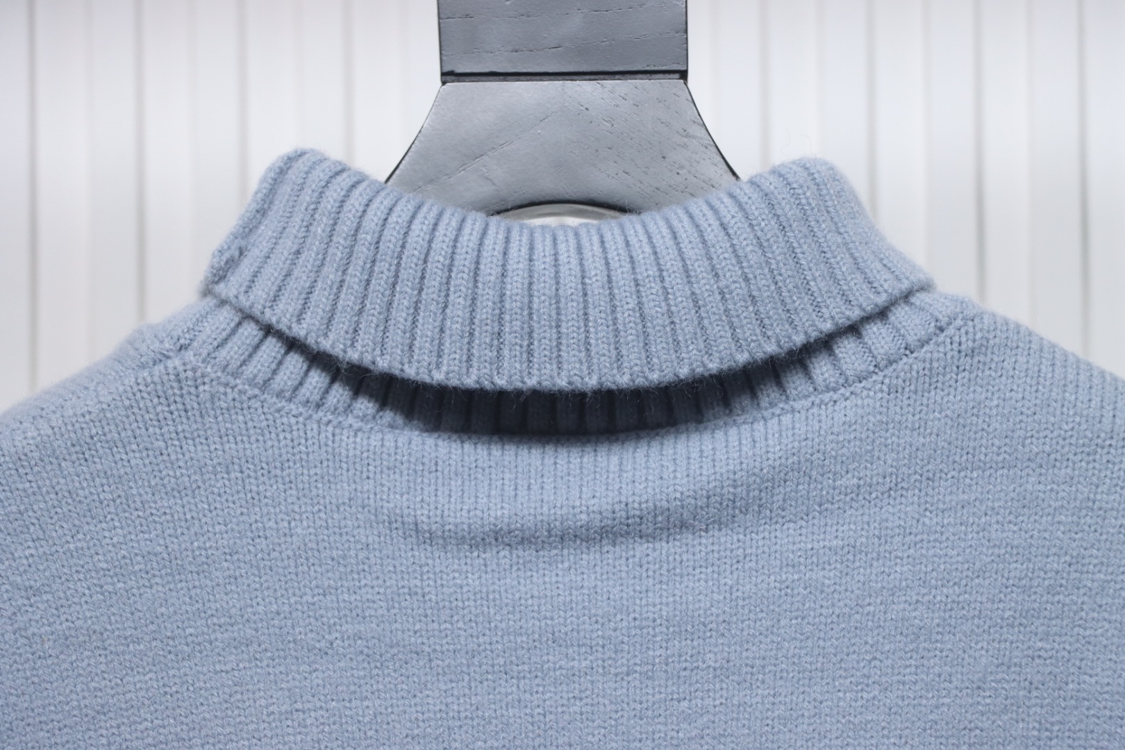 Ami 23Fw Heart Jacquard Turtleneck Sweater Grey