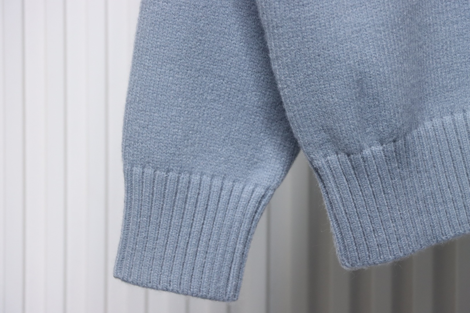 Ami 23Fw Heart Jacquard Turtleneck Sweater Grey