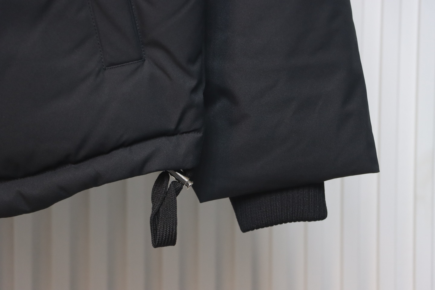 AMI 23FW Heart-Shaped Cropped Down Jacket - Correct Version Black