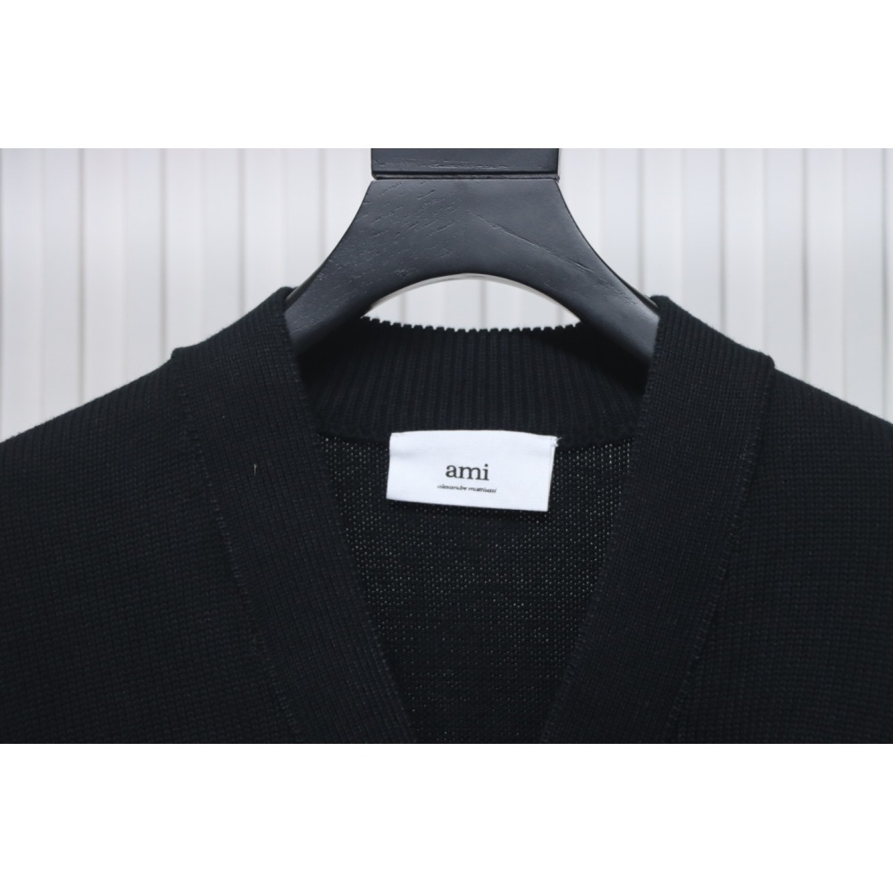 AMI PARIS 21FW Heart Embroidered Cardigan Black