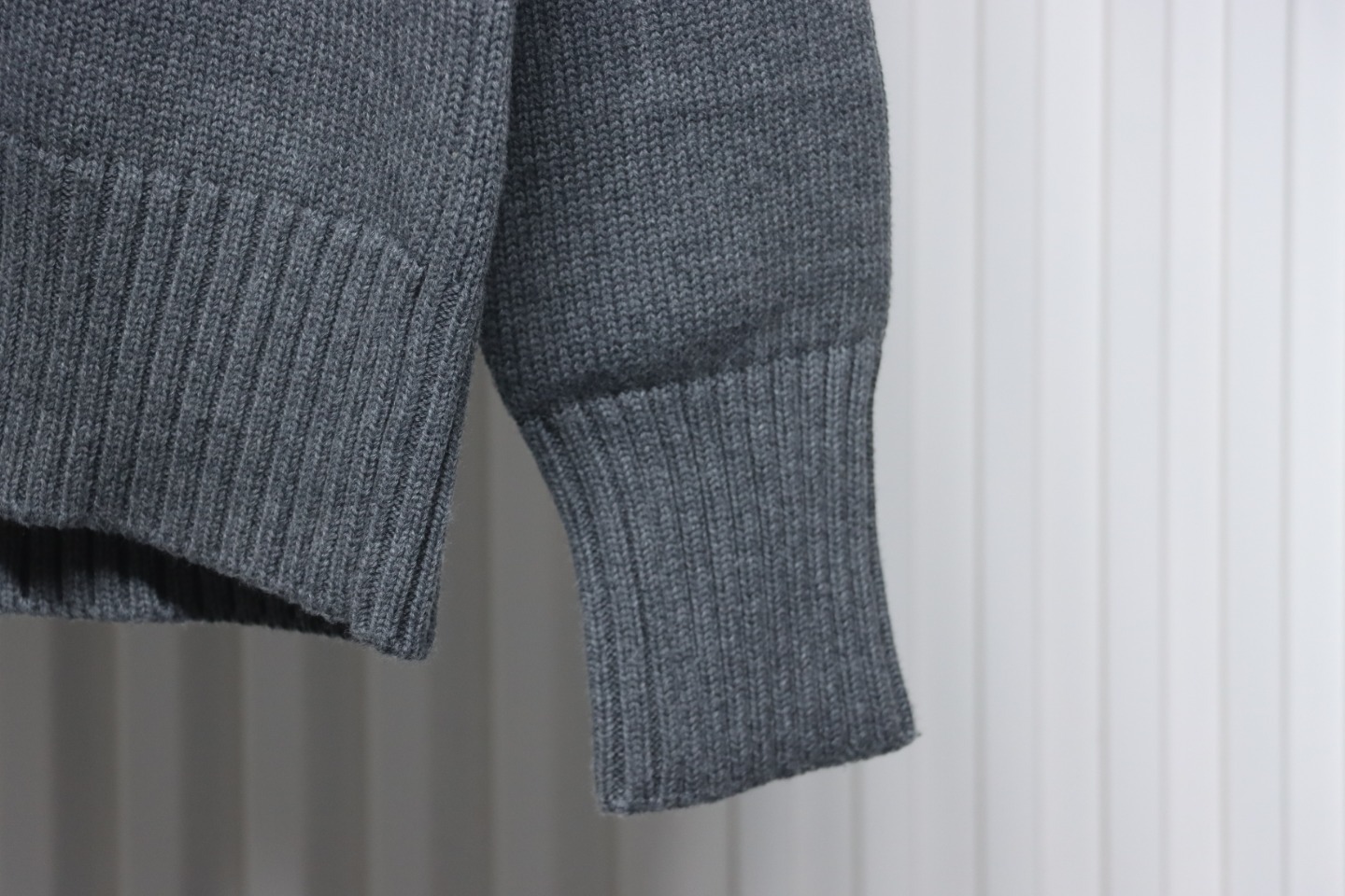 AMI PARIS 21FW Heart Embroidered Cardigan Grey