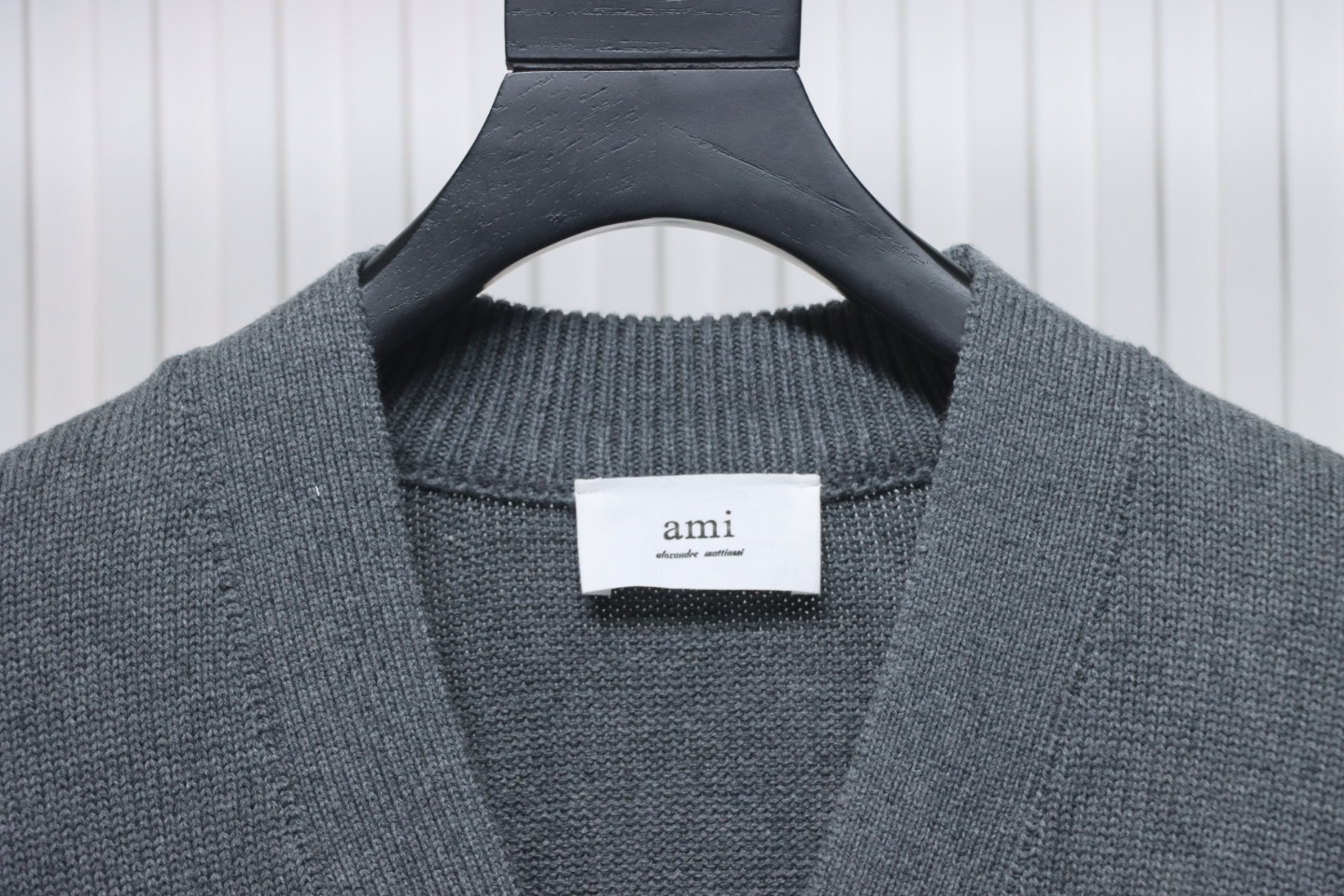 AMI PARIS 21FW Heart Embroidered Cardigan Grey