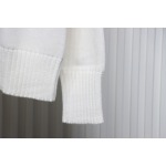 AMI PARIS 21FW Heart Embroidered Crew Neck Sweater White