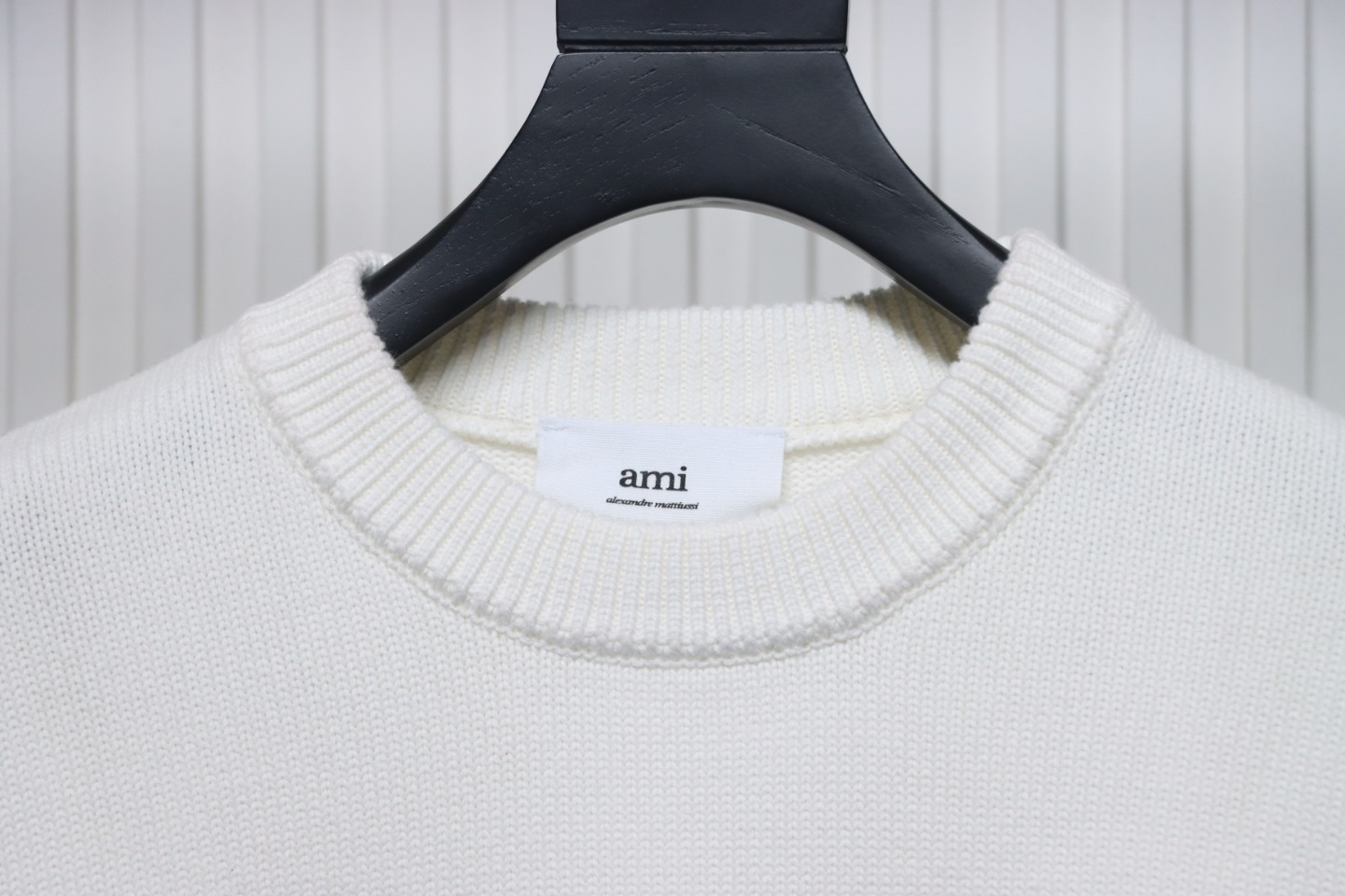 AMI PARIS 21FW Heart Embroidered Crew Neck Sweater White