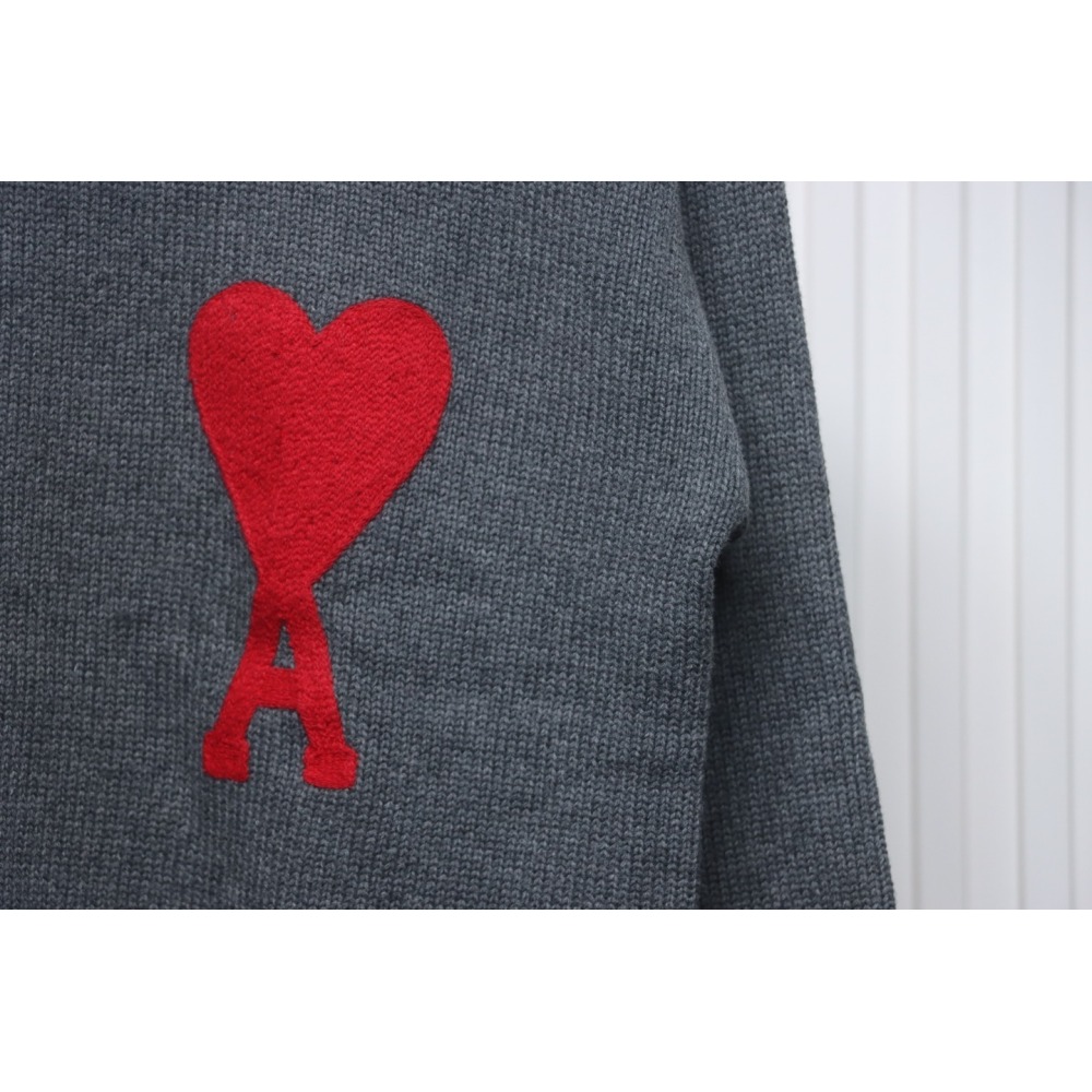 AMI PARIS 21FW Heart Embroidered Crew Neck Sweater Grey