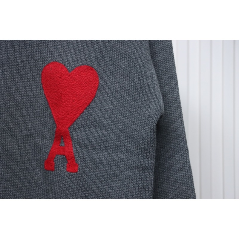 AMI PARIS 21FW Heart Embroidered Crew Neck Sweater Grey