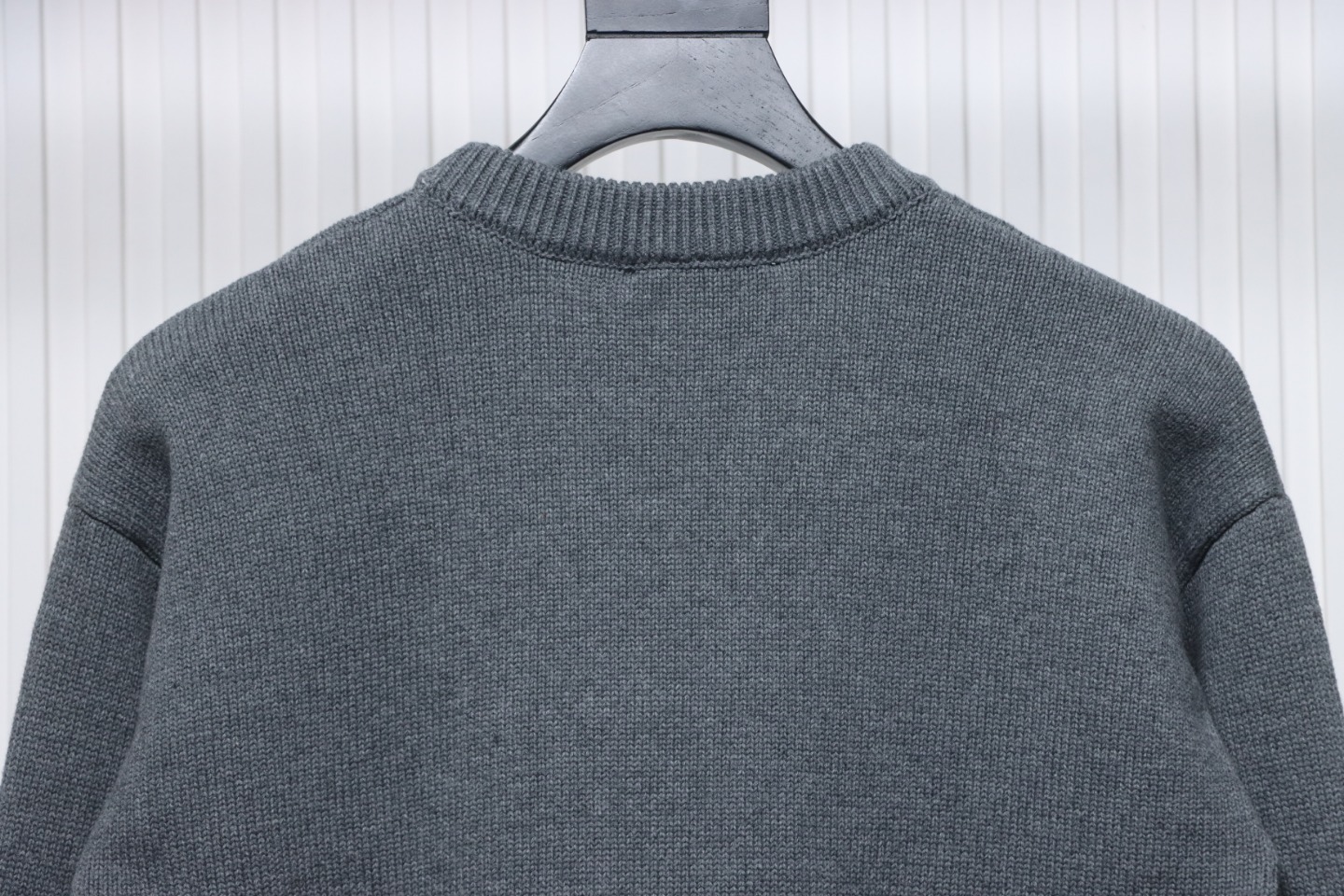 AMI PARIS 21FW Heart Embroidered Crew Neck Sweater Grey