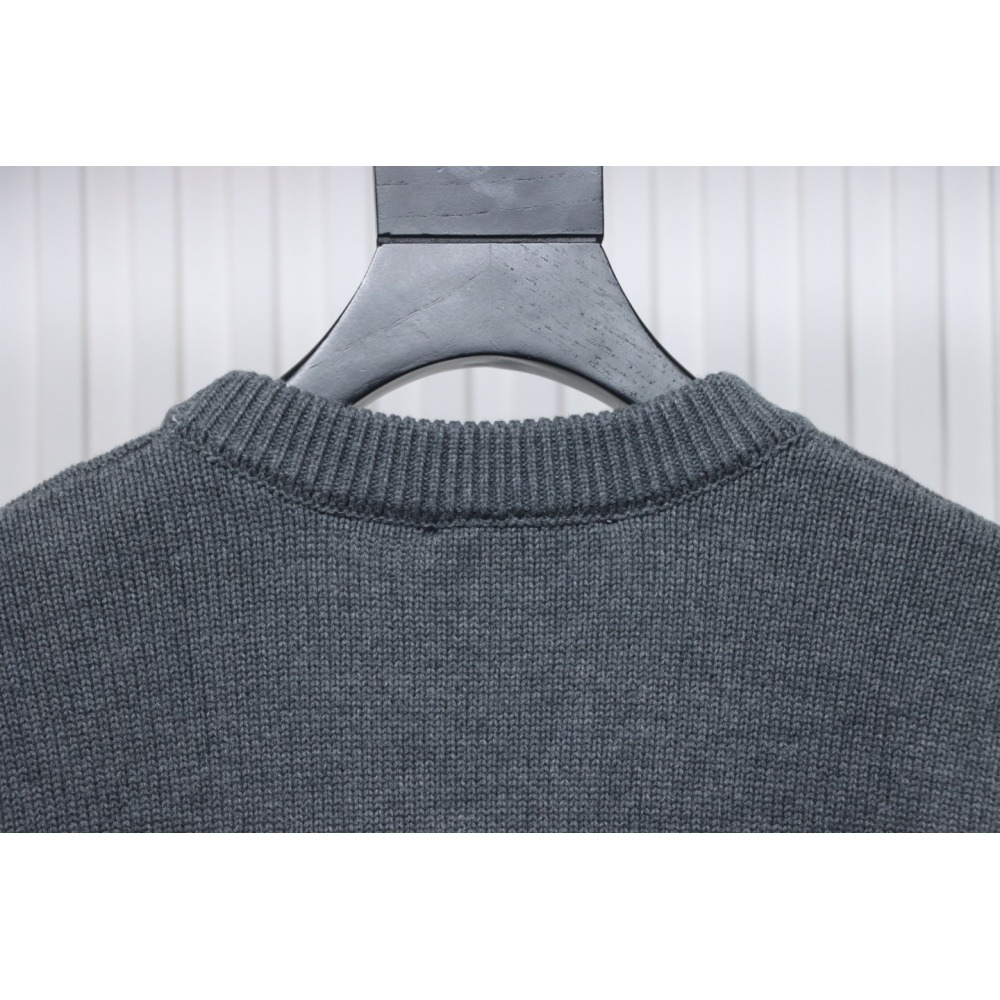 AMI PARIS 21FW Heart Embroidered Crew Neck Sweater Grey