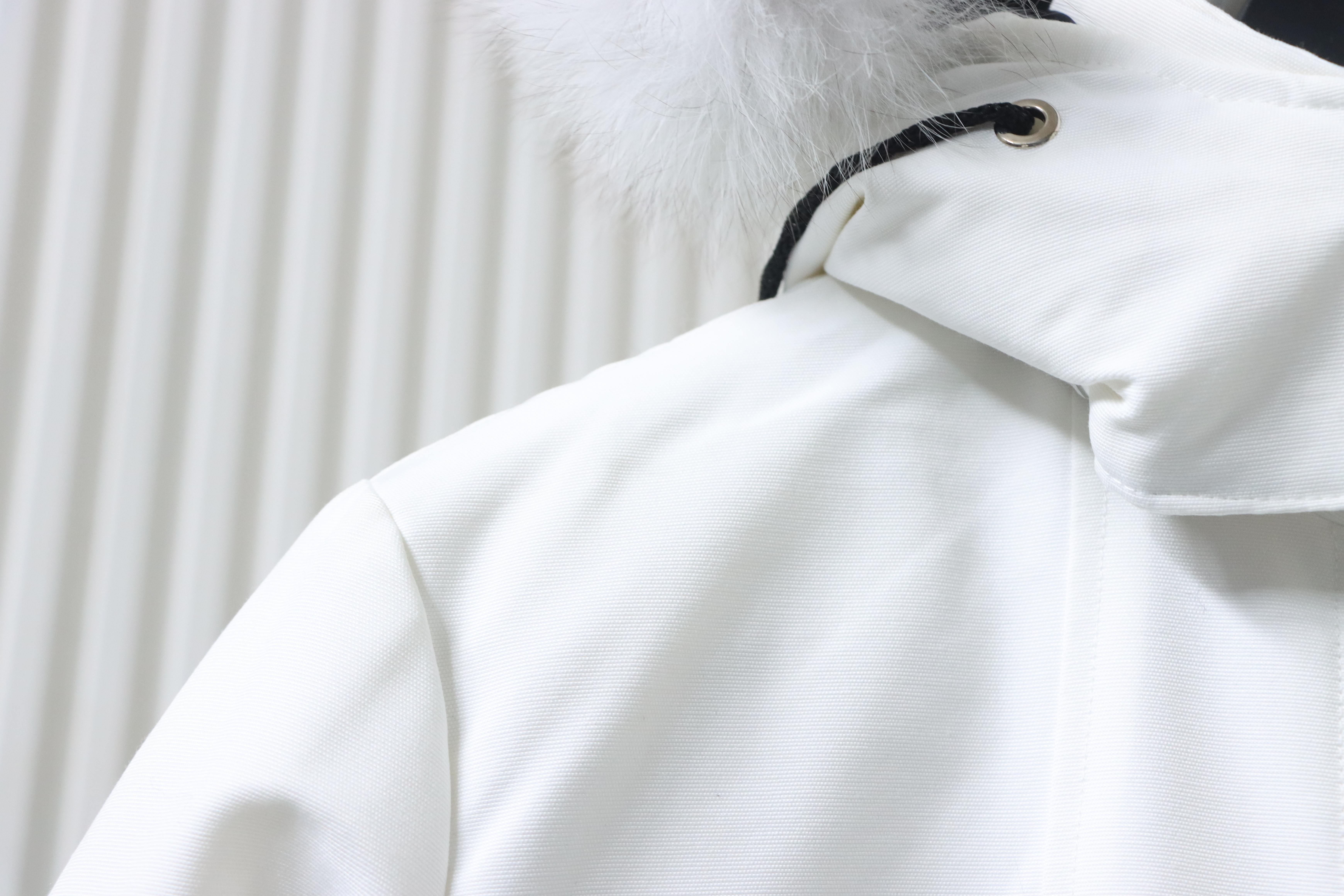  Moose Knuckles Women's Debbie Down Bomber Jacket W/ Fur White