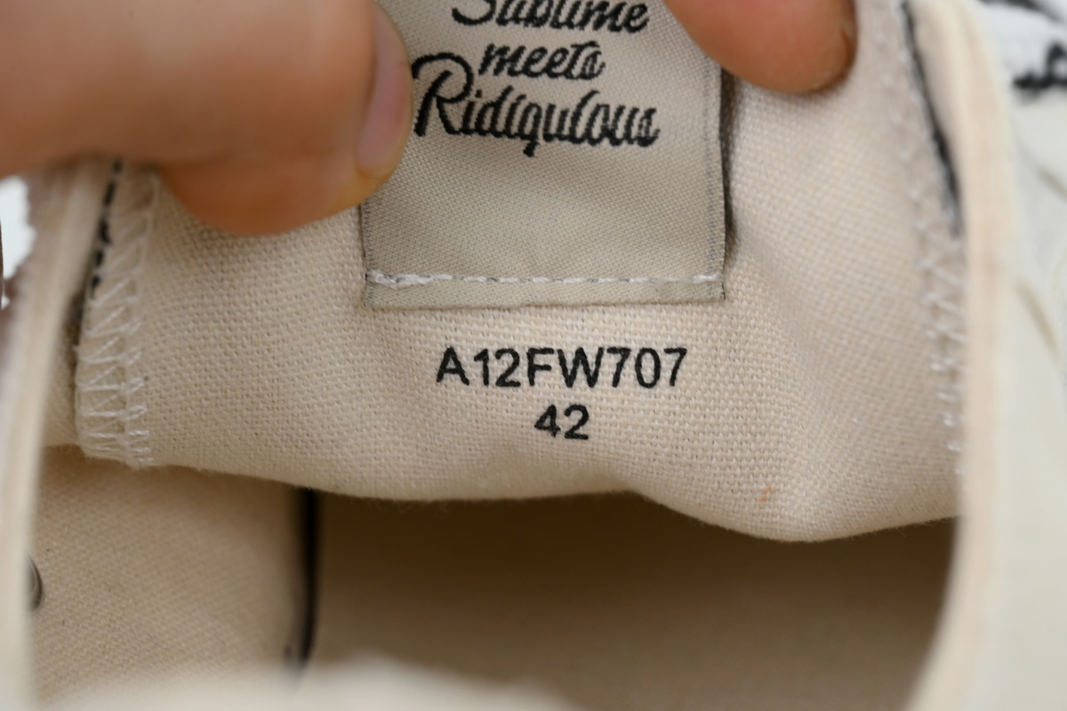 MIHARA YASUHIRO Canvas White Black