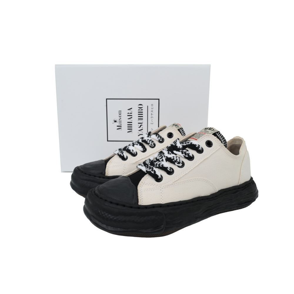 MIHARA YASUHIRO Canvas White Black