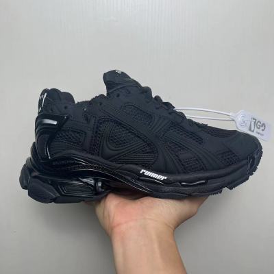 Balenciaga Runner Sneaker 'Black' 01