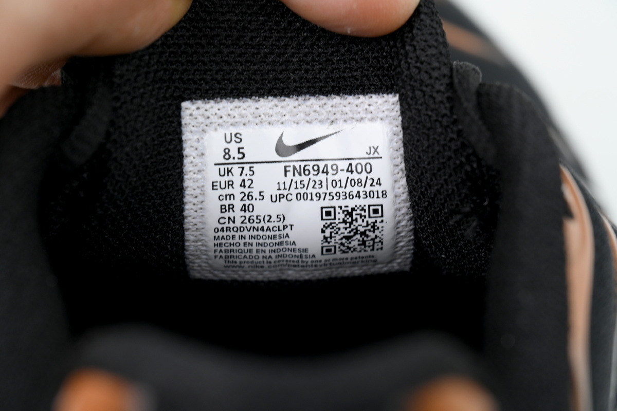 Nike Air Max Plus 'Dark Obsidian Monarch' FN6949-400