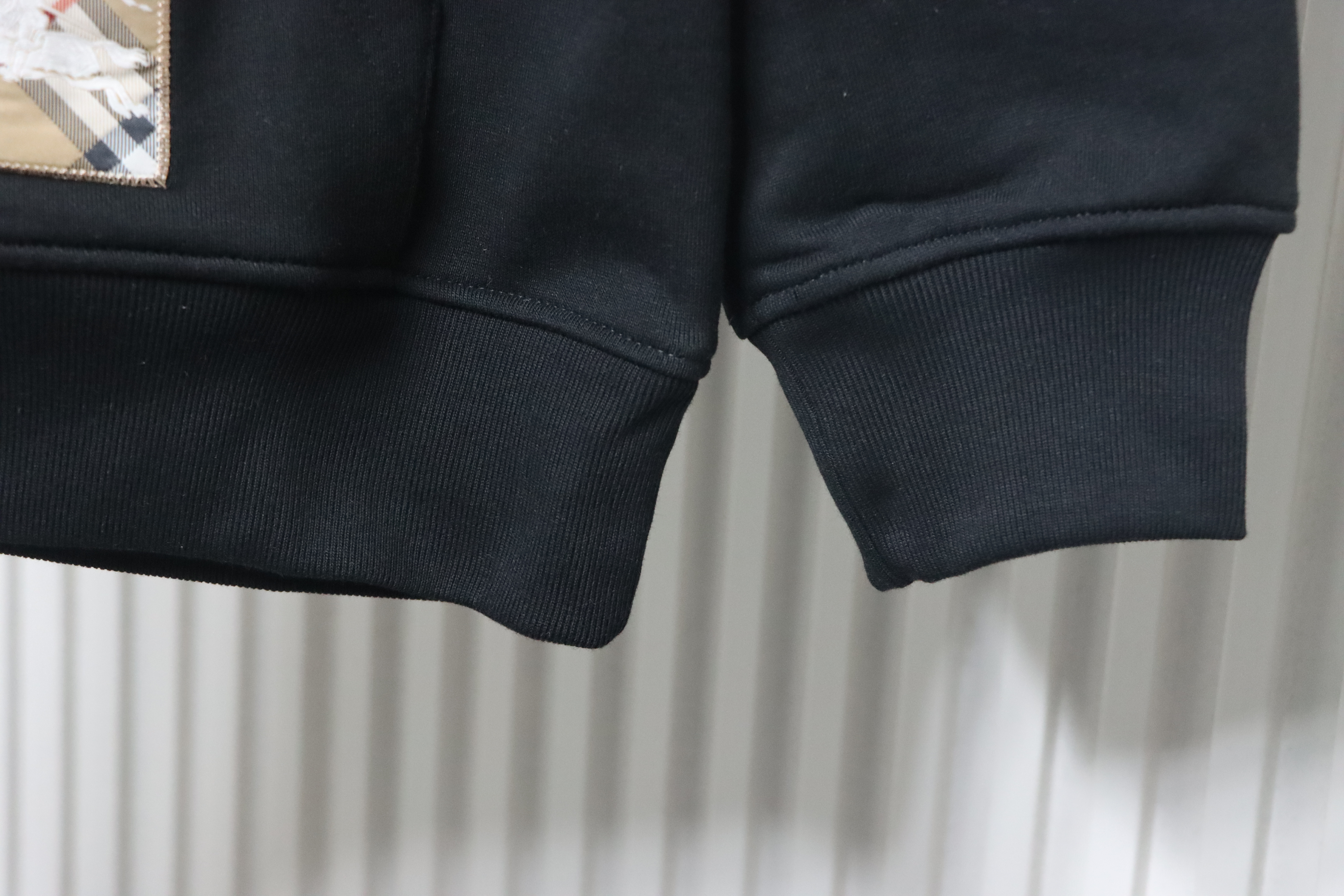 Burberry 25FW Warhorse Check Logo Embroidered Hoodie Black