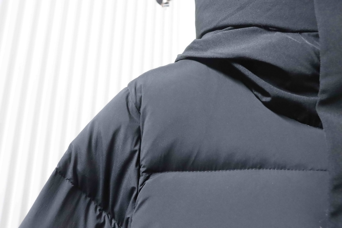  Moncler Black-Gray Madeira Hooded Short Down Jacket