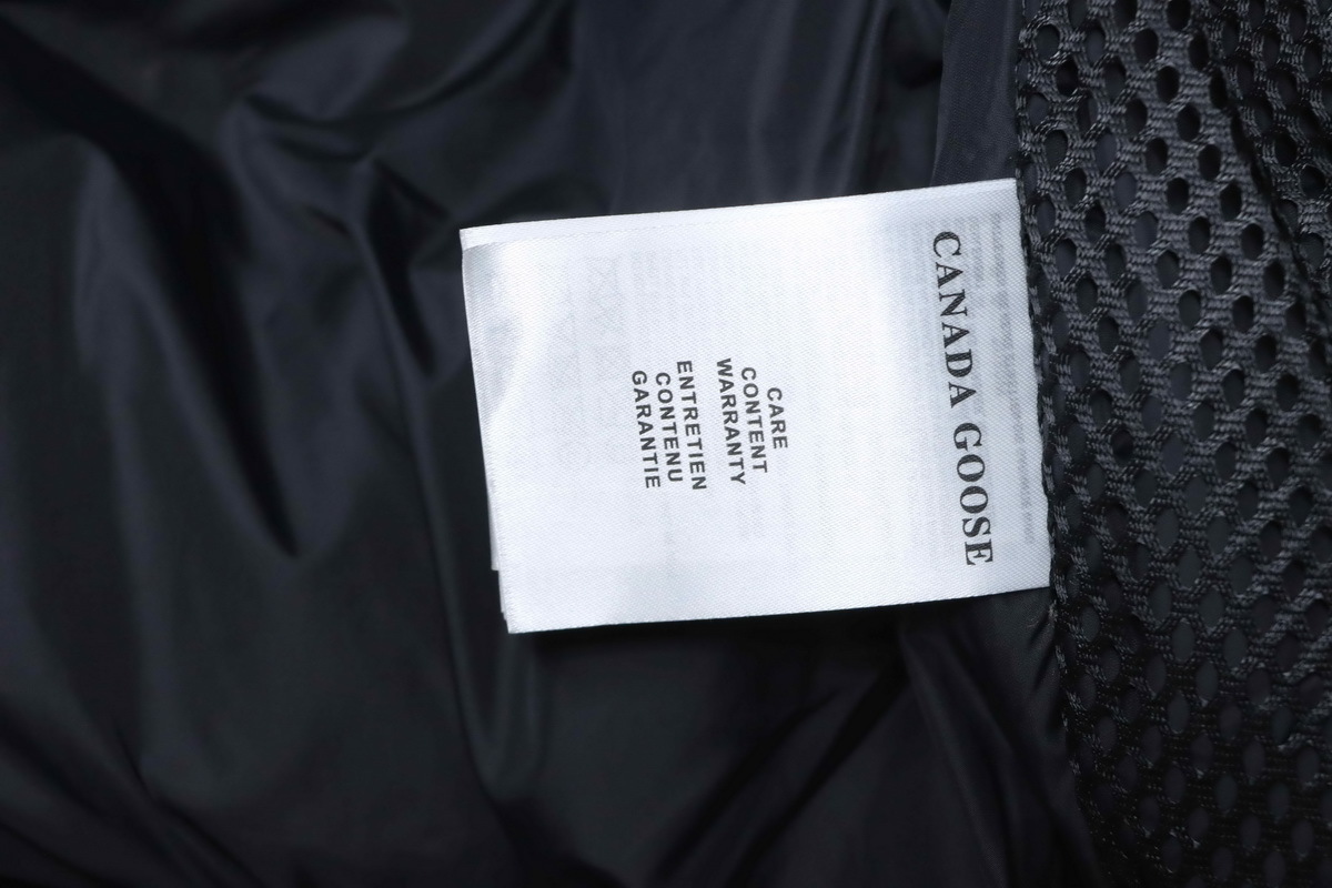 Canada Goose Chilliwack Bomber Jacket Short Down Jacket PBI Black