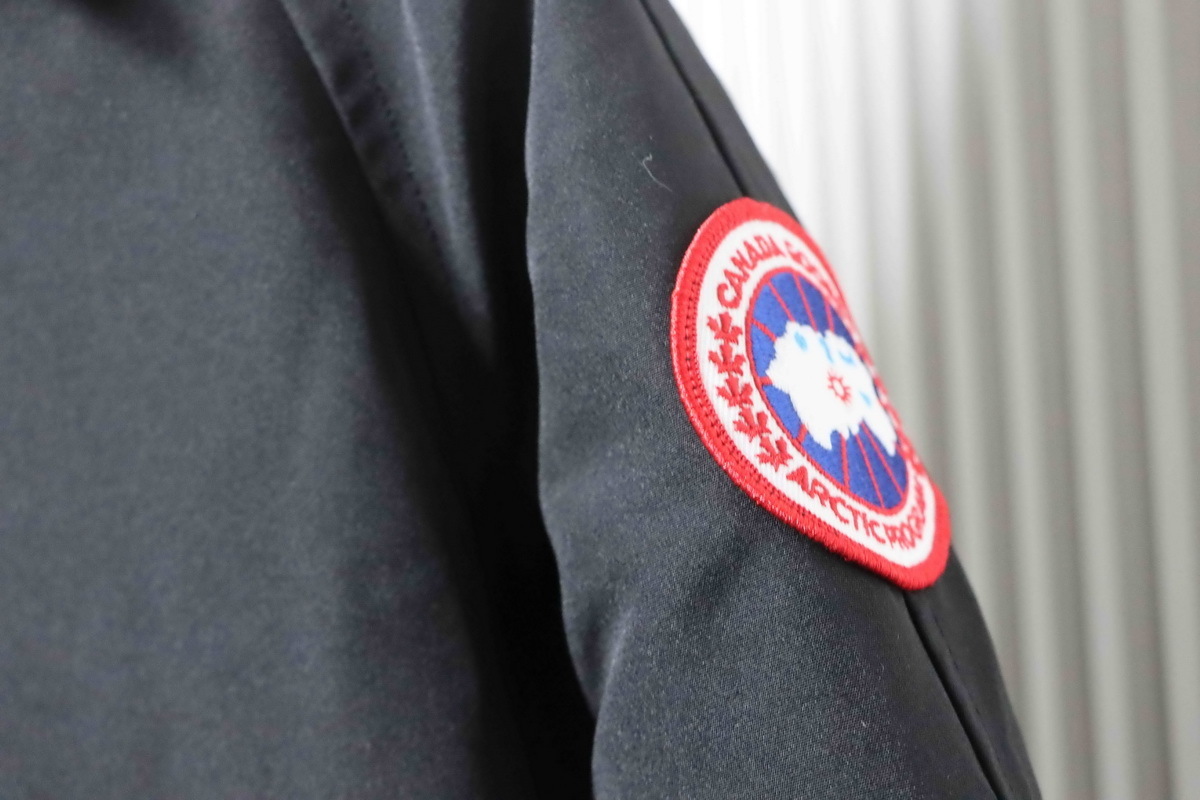 Canada Goose Chilliwack Bomber Jacket Short Down Jacket PBI Dark Blue