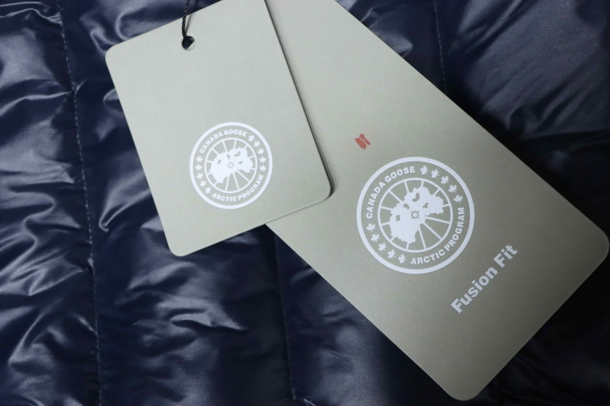 Canada Goose Crofton Slim-Fit Recycled Nylon-Ripstop Hooded Down Jacket Dark Blue