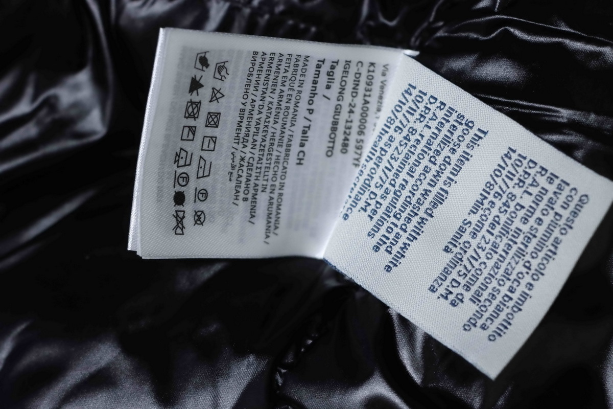 Moncler Black Madeira Hooded Short Down Jacket