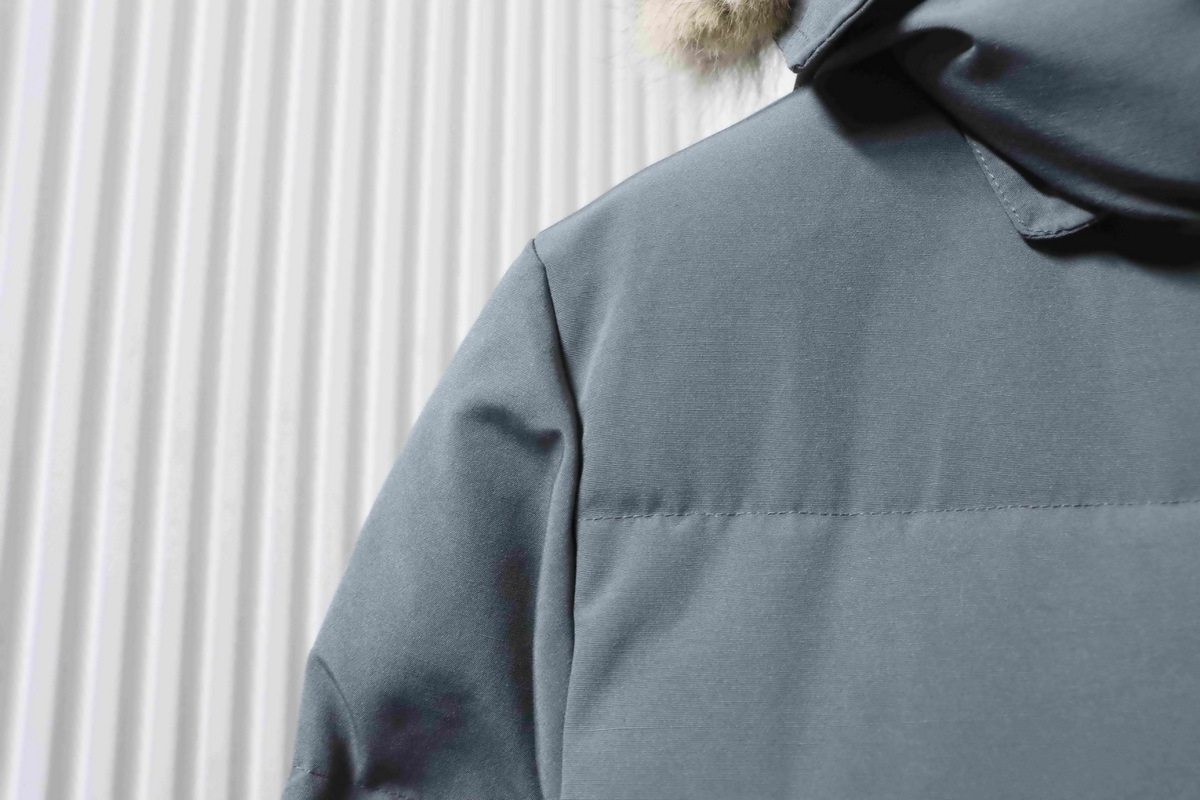 Canada Goose Mystique Parka Classic Long Disc Graphite