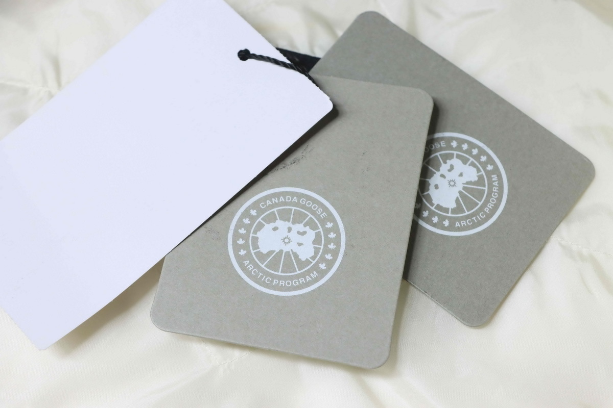 Canada Goose Hybridge Quilted Knit Jacket White