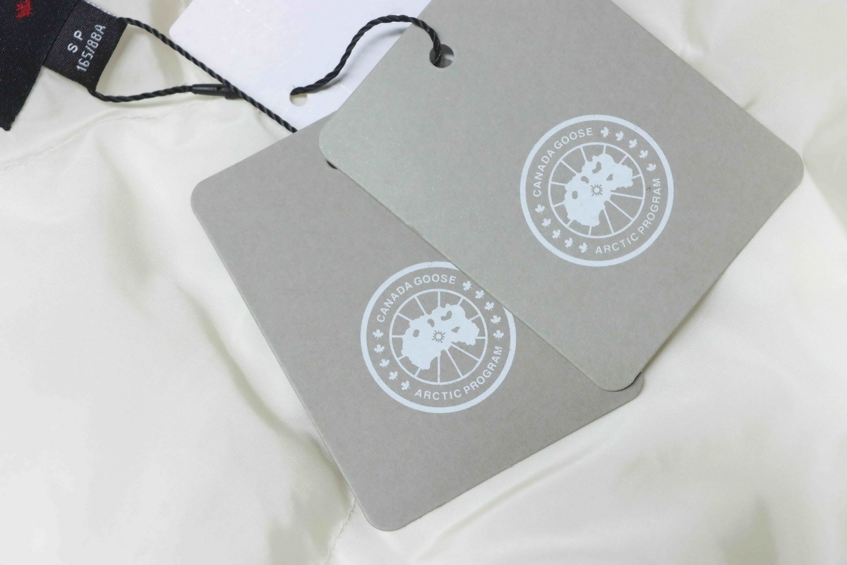 Canada Goose HyBridge Wide Quilt Knit Hoody White