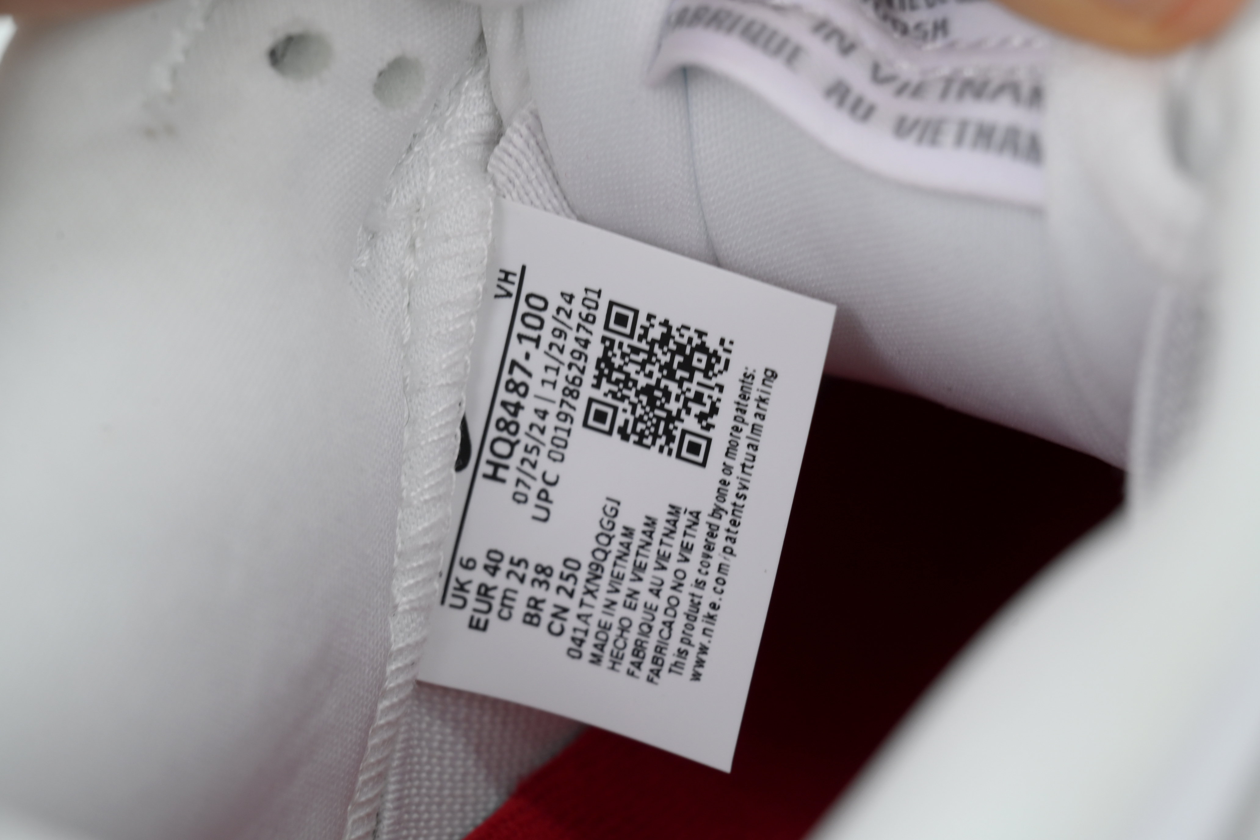 LJR Batch Nike Supreme x Dunk Low SB 'White Metallic Silver' HQ8487-100