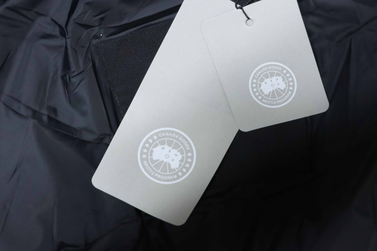 Canada Goose Wyndham Parka Black Down Jacket