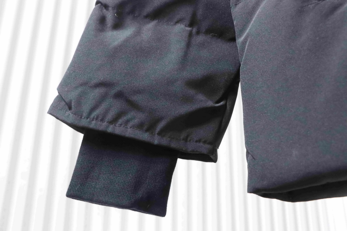 Canada Goose Wyndham Parka Black Down Jacket