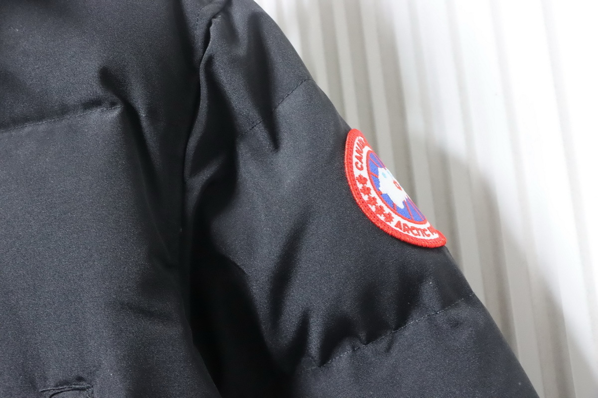 Canada Goose Wyndham Parka Black Down Jacket