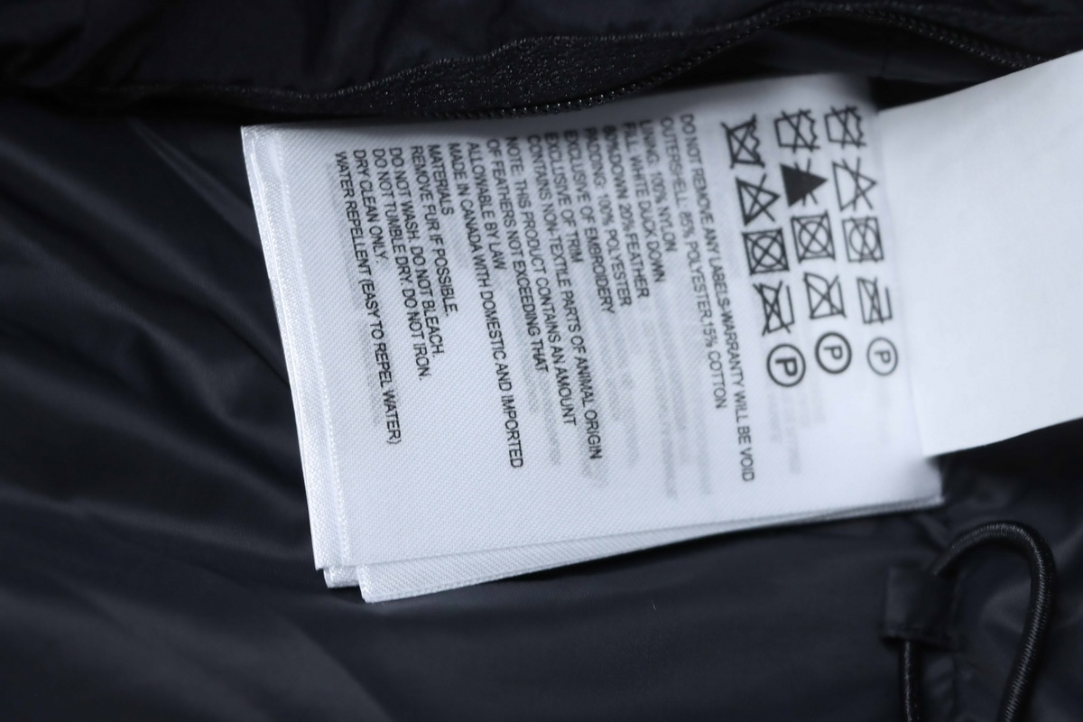 Canada Goose Wyndham Parka Black Down Jacket（No fur collar）