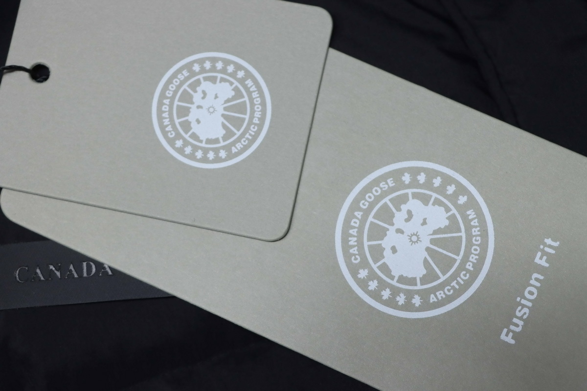 Canada Goose Wyndham Parka Black Down Jacket（No fur collar）