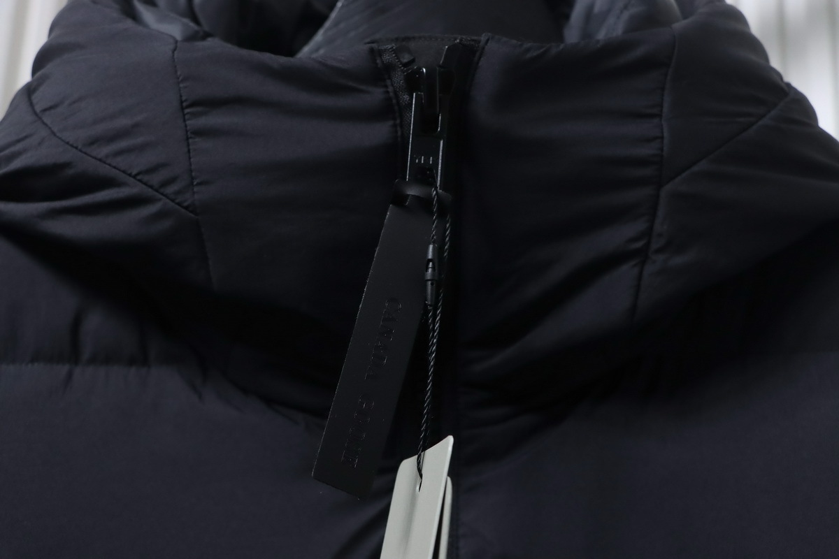 Canada Goose Wyndham Parka Black Down Jacket（No fur collar）