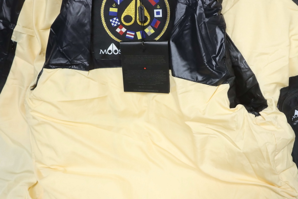 Moose Knuckles Black Stand-up Collar Down Jacket Gold Scissors