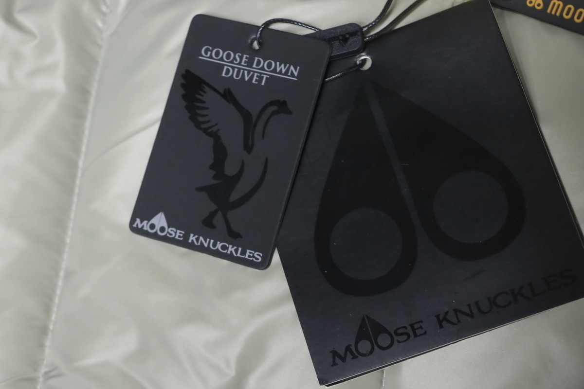 Moose Knuckles Gray Stand-up Collar Down Jacket Gold Scissors