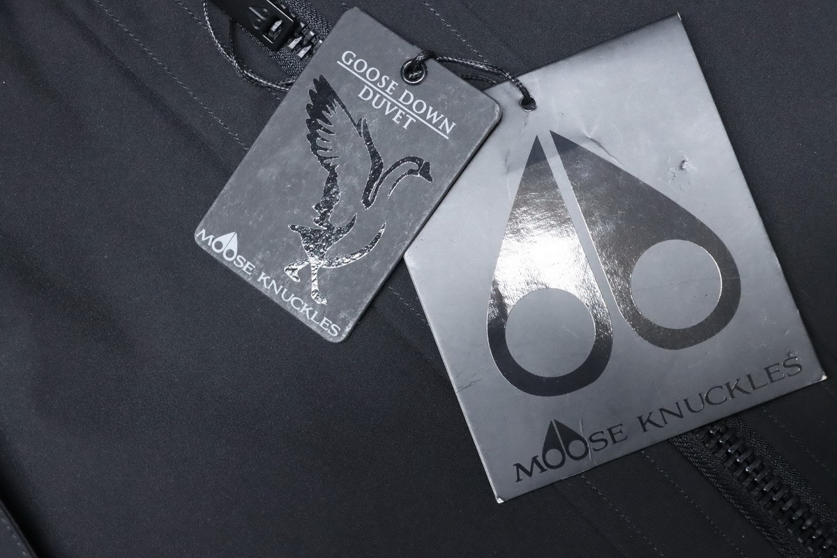 Moose Knuckles Multi-pocket Down Jacket Black