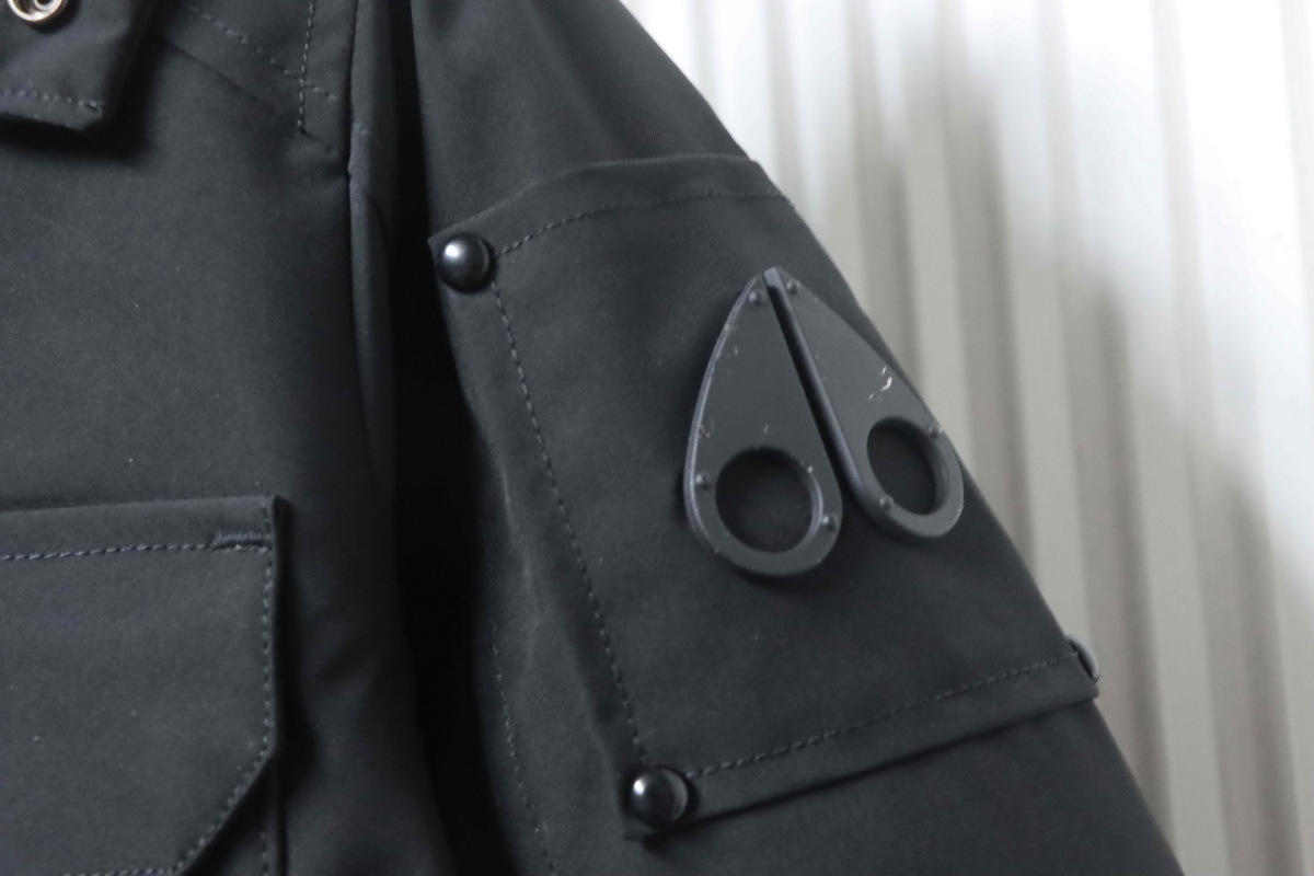 Moose Knuckles Multi-pocket Down Jacket Black