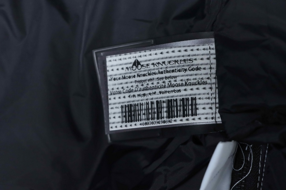 Moose Knuckles Multi-pocket Down Jacket Blue