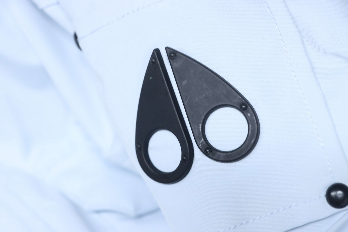 Moose Knuckles Multi-pocket Down Jacket Blue