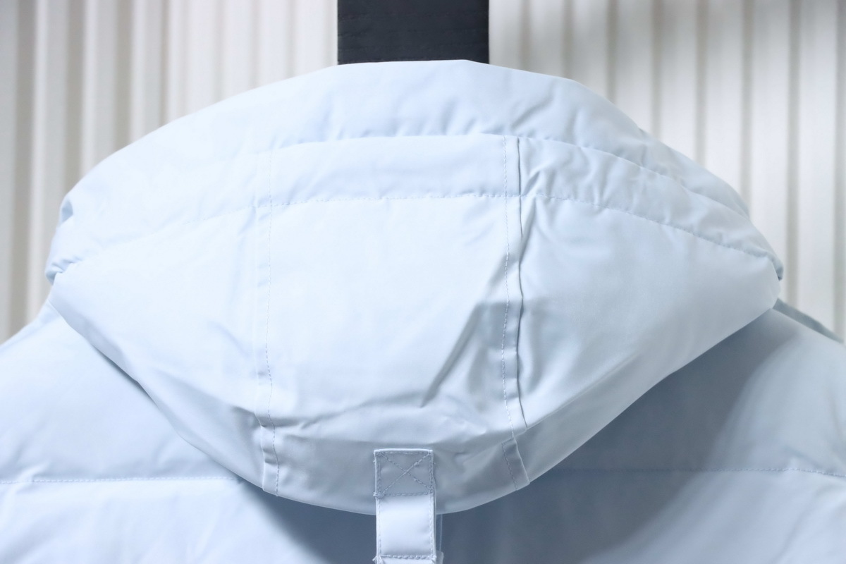 Moose Knuckles Multi-pocket Down Jacket Blue