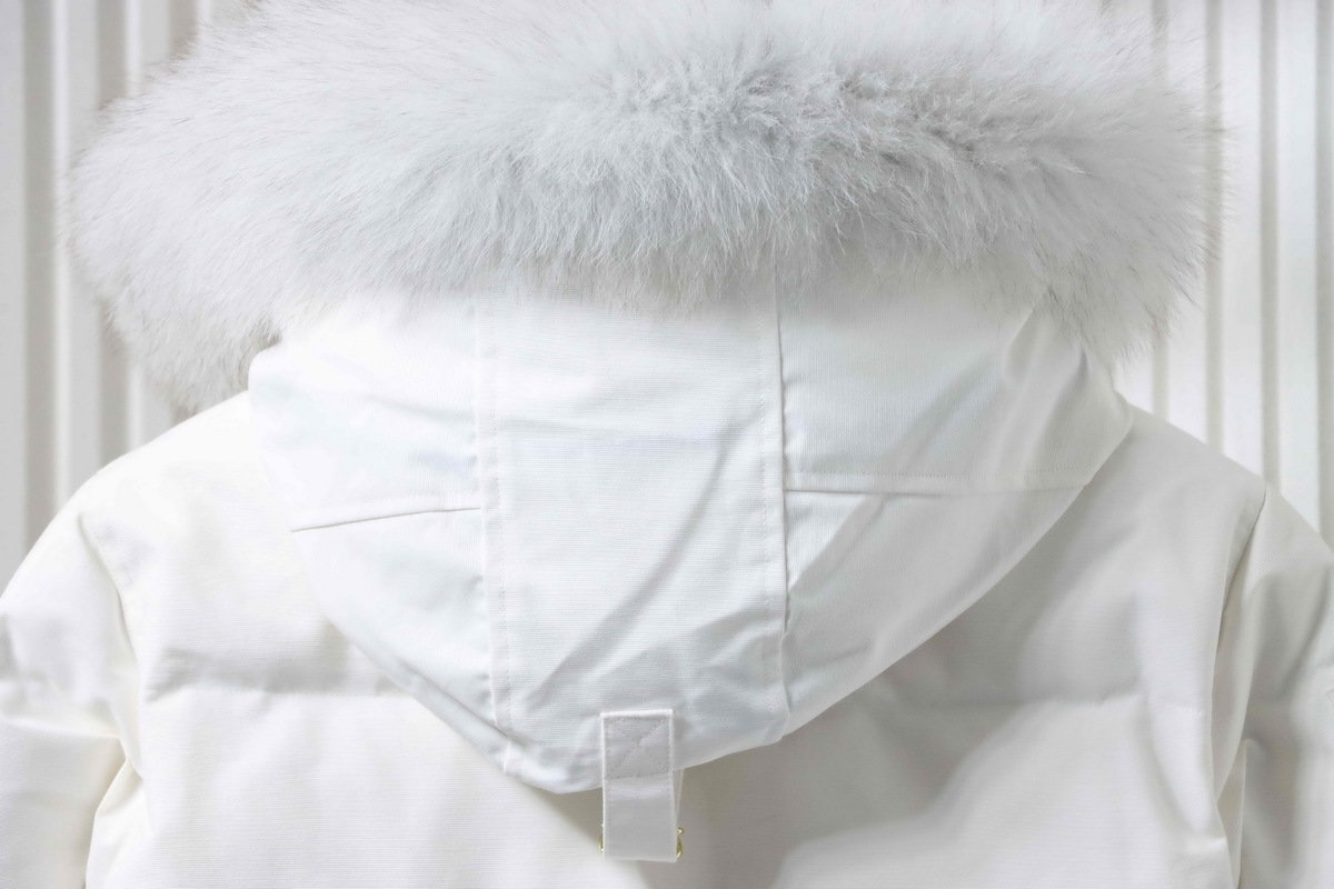 Moose Knuckles Women's Gold Scissors Down Jacket #05-White