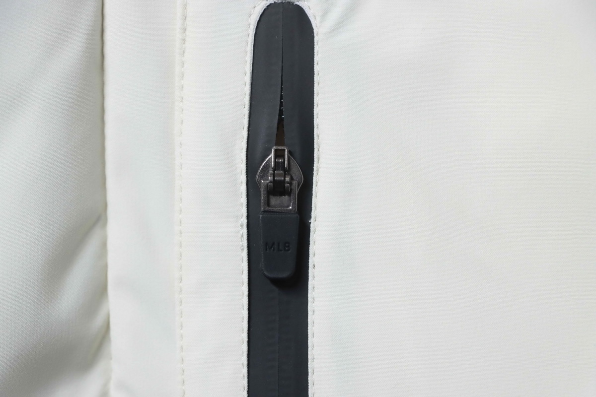 MLB 2nd Generation White Workwear Down Jacket With Large Fur Collar