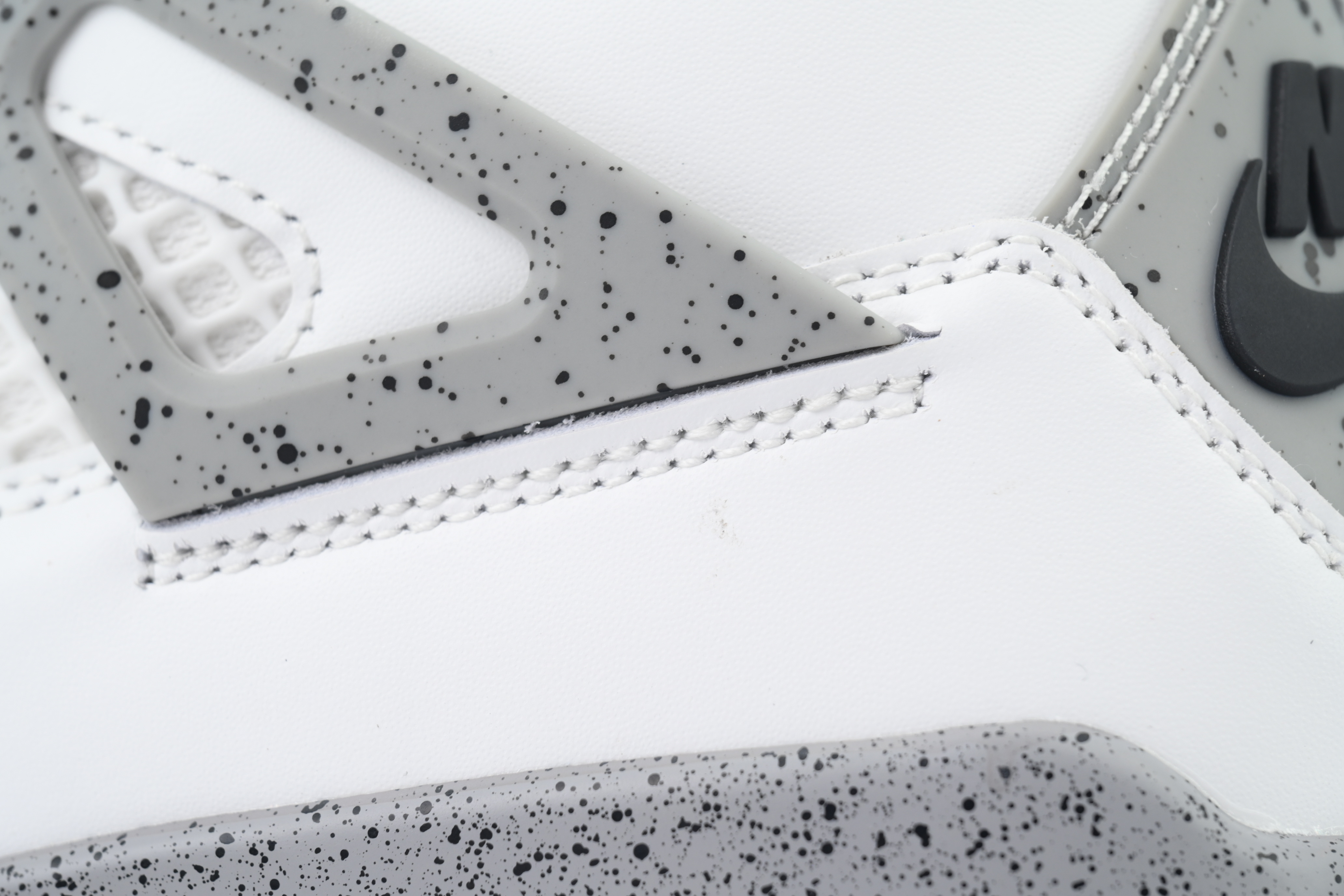 【Black Friday Special Offers】PK God Batch Air Jordan 4 Retro OG 'White Cement' FV5029-100