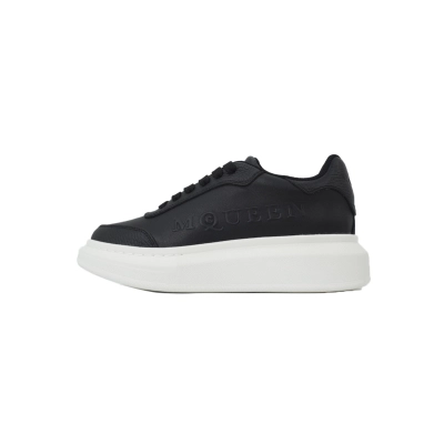 Alexander McQueen Sneaker Black And White Background 01
