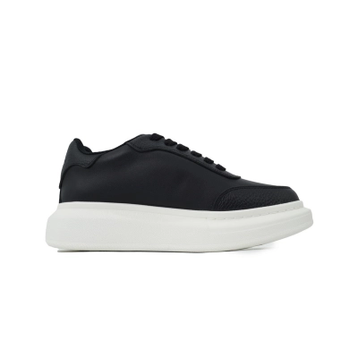 Alexander McQueen Sneaker Black And White Background 02