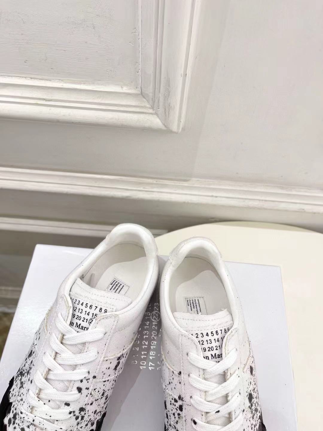 Maison Margiela Replica Paint Splatter White Black PB1231
