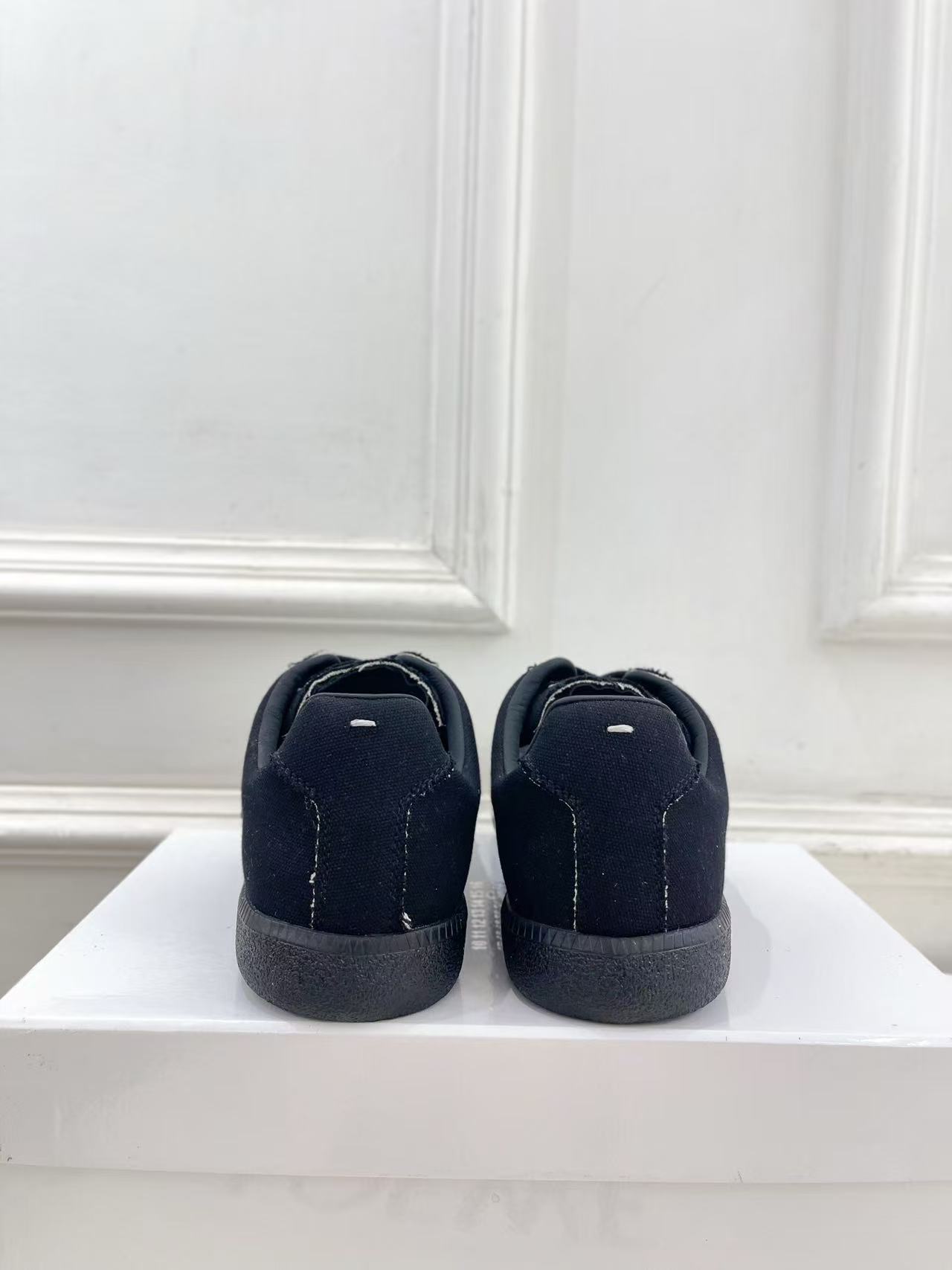 Maison Margiela Replica Paint Splatter Black White PB1231